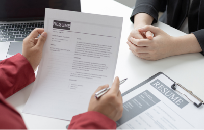 39 Strengths and Weaknesses To Discuss in a Job Interview